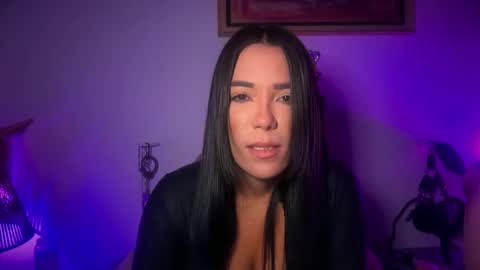 Snapshot of mistresslavinia_ chatting on December 15, 6:39 am only mistresslavinia oficial online show from December 15, 6:39 am