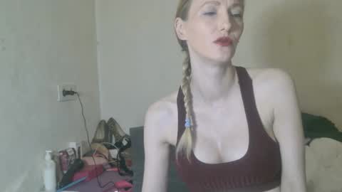 mistressmilly32 online show from April 17, 3:59 pm