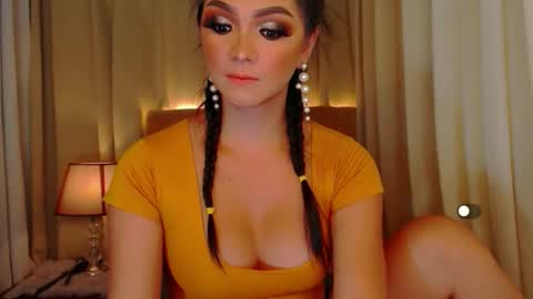 Leah online show from April 12, 8:36 pm