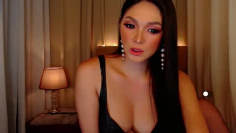 Snapshot of mistressseductionleah chatting on August 8, 4:09 pm Leah online show from August 8, 4:09 pm