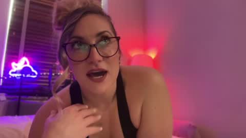 Snapshot of mistresssx chatting on June 10, 1:32 pm Miss X online show from June 10, 1:32 pm