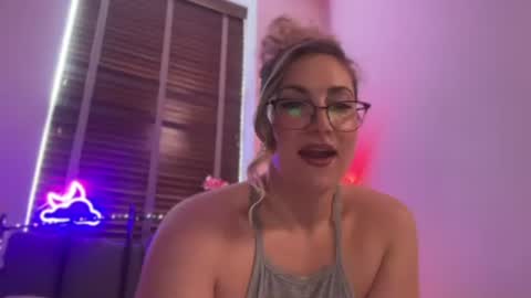 Snapshot of mistresssx chatting on June 24, 12:37 pm Miss X online show from June 24, 12:37 pm