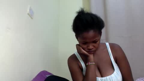 Snapshot of misty_shee chatting on February 7, 8:01 pm misty_shee online show from February 7, 8:01 pm