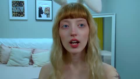 Misty online show from April 4, 6:49 pm