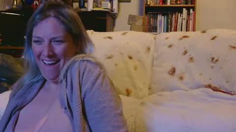 Misty Mountains online show from April 2, 3:15 am