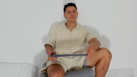 Snapshot of mitchellburns chatting on January 4, 3:07 am mitchell online show from January 4, 3:07 am