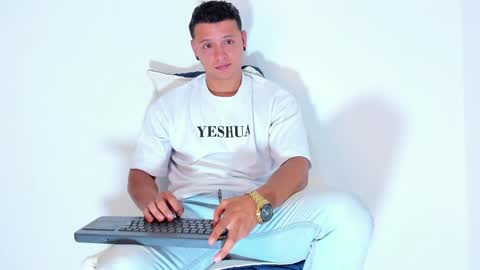 Snapshot of mitchellburns chatting on February 6, 7:51 pm mitchell online show from February 6, 7:51 pm