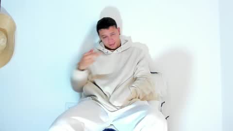 Snapshot of mitchellburns chatting on February 24, 12:16 pm mitchell online show from February 24, 12:16 pm