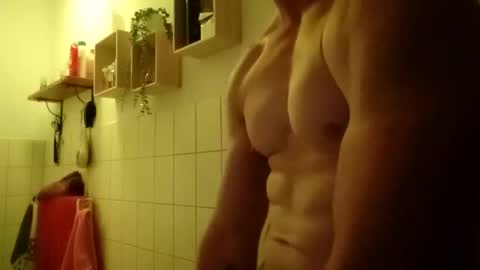 Snapshot of mitchi198989 chatting on December 15, 11:20 pm mitchi198989 online show from December 15, 11:20 pm