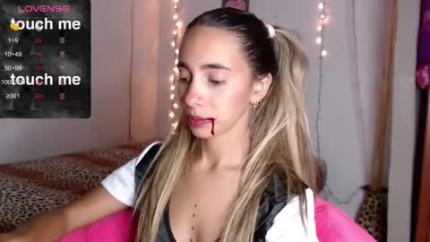 mitchwilson1 online show from November 1, 1:40 am