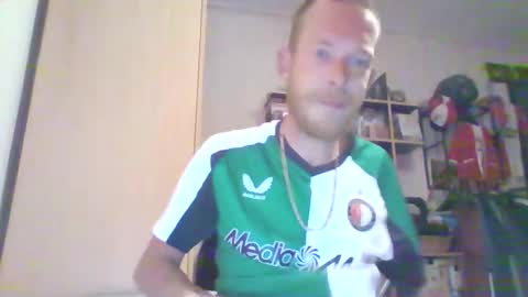 mitta93 online show from October 19, 11:16 pm