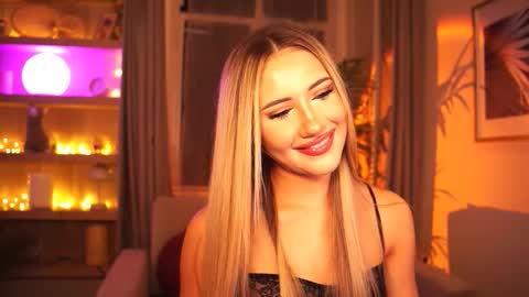 Miu Meow online show from November 19, 4:18 pm