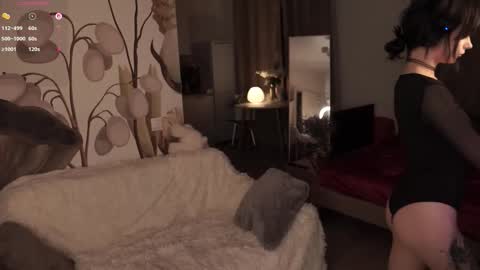 Yuka online show from October 3, 4:37 pm