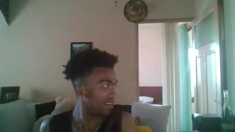 Snapshot of mixedboy_sexy chatting on April 6, 1:01 pm mixedboy_sexy online show from April 6, 1:01 pm