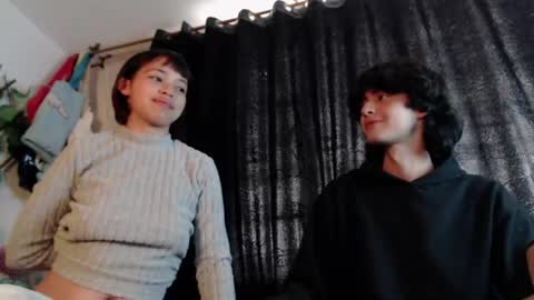 Snapshot of mixipeach chatting on April 27, 10:30 pm Naomi and Nekorii online show from April 27, 10:30 pm