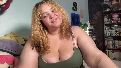 mixxedgoodness222 online show from February 23, 9:01 pm