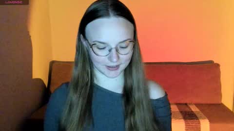 Snapshot of miya_mimi chatting on October 8, 7:00 pm Miya online show from October 8, 7:00 pm