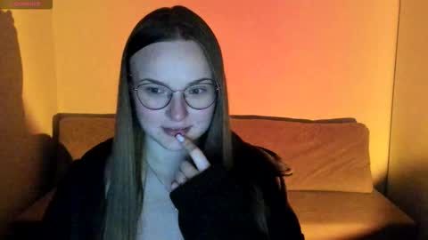 Snapshot of miya_mimi chatting on November 7, 5:02 pm Miya online show from November 7, 5:02 pm