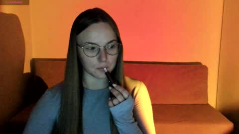 Snapshot of miya_mimi chatting on November 10, 5:01 pm Miya online show from November 10, 5:01 pm