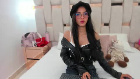 Miyu online show from October 19, 1:56 pm