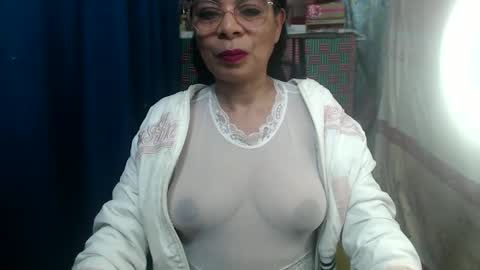 kelly online show from October 26, 8:04 pm