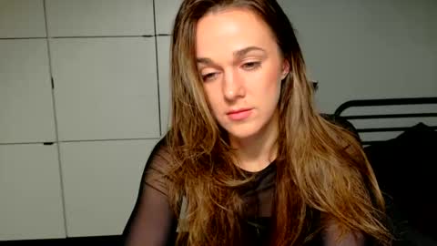 mmminnie online show from February 26, 7:24 pm