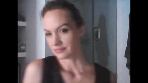 Snapshot of mmmmyesplease1 chatting on December 21, 3:31 pm mmmmyesplease1 online show from December 21, 3:31 pm