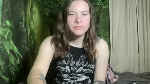 Snapshot of mo0n_goddess chatting on October 11, 2:33 am Misty online show from October 11, 2:33 am