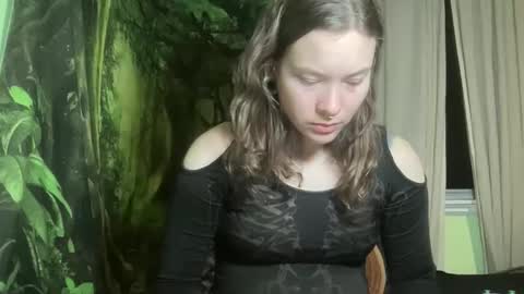 Snapshot of mo0n_goddess chatting on October 30, 2:02 am Misty online show from October 30, 2:02 am