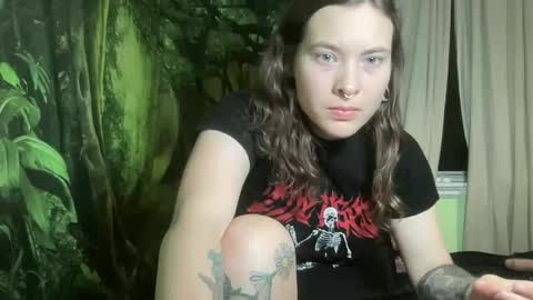 Snapshot of mo0n_goddess chatting on November 10, 4:00 am Misty online show from November 10, 4:00 am