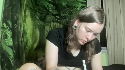 Snapshot of mo0n_goddess chatting on November 20, 3:28 am Misty online show from November 20, 3:28 am