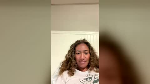 Snapshot of moana_mack chatting on July 20, 3:32 am moana_mack online show from July 20, 3:32 am