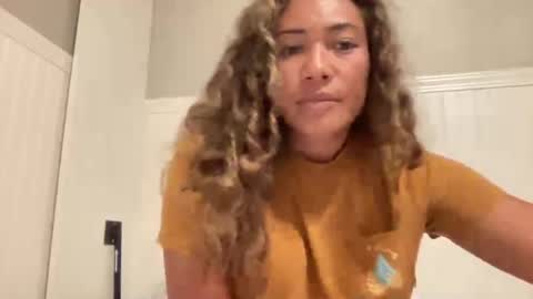 Snapshot of moana_mack9 chatting on July 21, 5:21 am moana_mack9 online show from July 21, 5:21 am