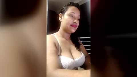 Snapshot of modelosrouse0 chatting on June 27, 12:59 am Sarah online show from June 27, 12:59 am