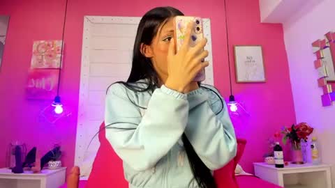 Snapshot of models_sophia chatting on July 20, 7:27 pm Sophia online show from July 20, 7:27 pm