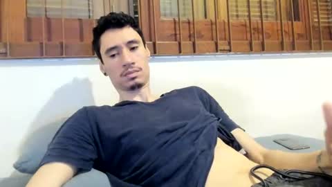 Snapshot of moderdelier chatting on December 24, 2:01 pm DigBreed online show from December 24, 2:01 pm