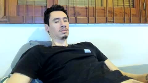 Snapshot of moderdelier chatting on December 27, 2:43 pm DigBreed online show from December 27, 2:43 pm