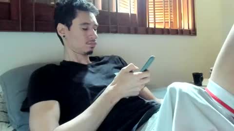 Snapshot of moderdelier chatting on December 29, 5:22 pm DigBreed online show from December 29, 5:22 pm