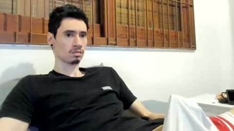 Snapshot of moderdelier chatting on December 29, 11:18 pm DigBreed online show from December 29, 11:18 pm