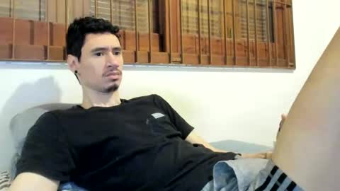 Snapshot of moderdelier chatting on December 30, 11:15 am DigBreed online show from December 30, 11:15 am