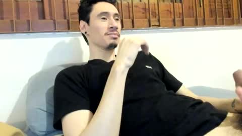 Snapshot of moderdelier chatting on December 30, 11:49 pm DigBreed online show from December 30, 11:49 pm