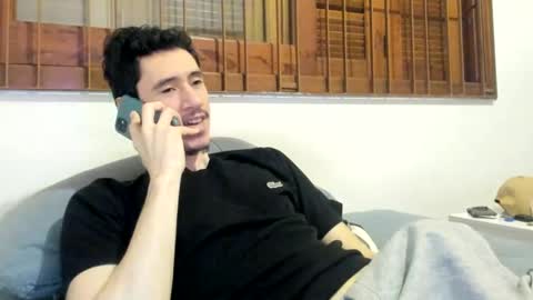 Snapshot of moderdelier chatting on January 1, 10:35 pm DigBreed online show from January 1, 10:35 pm