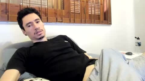 Snapshot of moderdelier chatting on January 3, 8:43 pm DigBreed online show from January 3, 8:43 pm