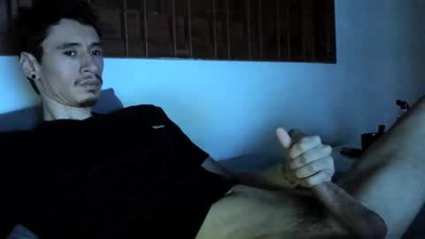 Snapshot of moderdelier chatting on January 6, 1:31 am DigBreed online show from January 6, 1:31 am