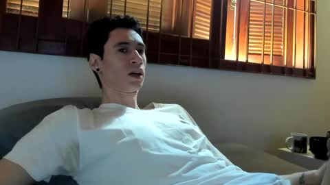 Snapshot of moderdelier chatting on January 8, 7:24 pm DigBreed online show from January 8, 7:24 pm