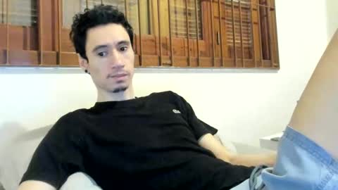 Snapshot of moderdelier chatting on February 2, 1:19 pm DigBreed online show from February 2, 1:19 pm