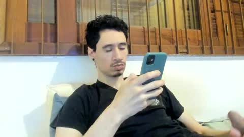 Snapshot of moderdelier chatting on March 2, 9:42 am DigBreed online show from March 2, 9:42 am