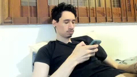 Snapshot of moderdelier chatting on March 2, 12:54 pm DigBreed online show from March 2, 12:54 pm