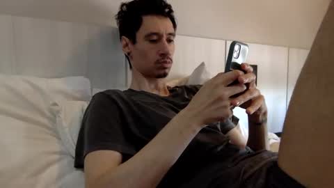 Snapshot of moderdelier chatting on March 6, 1:03 pm DigBreed online show from March 6, 1:03 pm