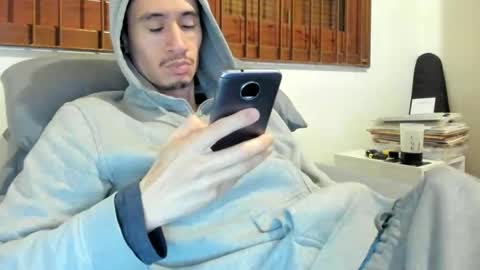 Snapshot of moderdelier chatting on September 24, 10:18 am DigBreed online show from September 24, 10:18 am